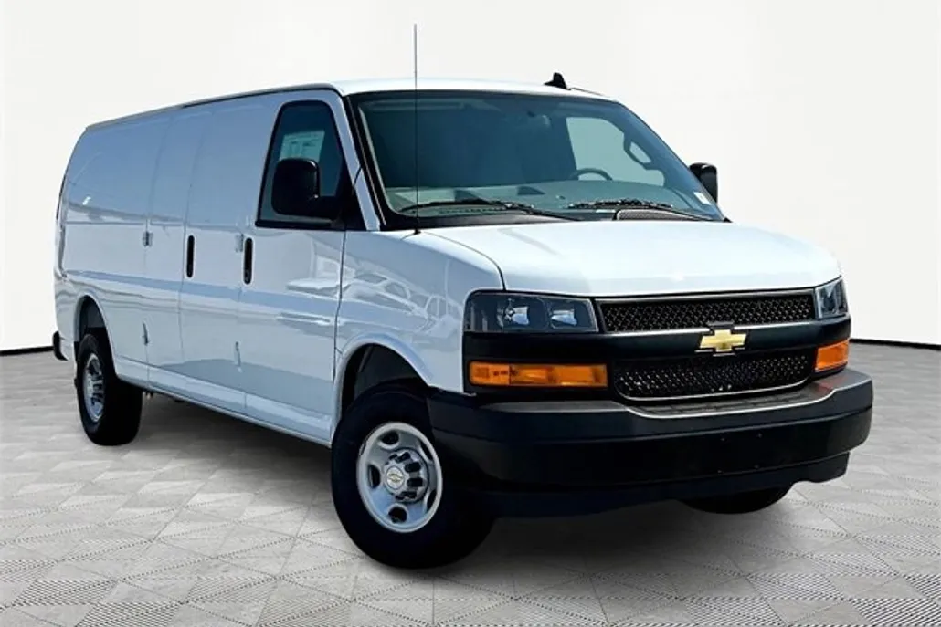 2025 Chevrolet Express Cargo 2500 photo 1