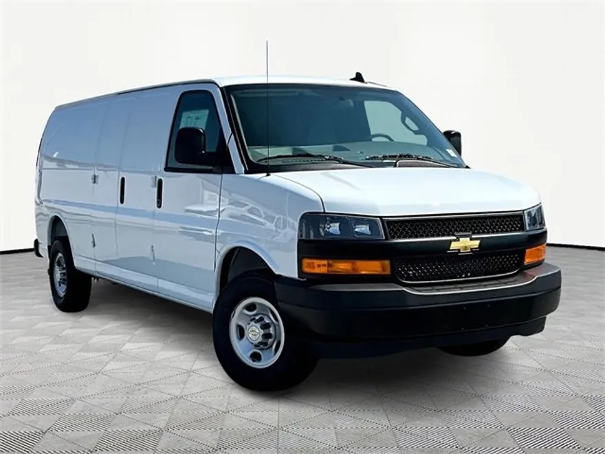 2025 Chevrolet Express Cargo 2500 photo 1