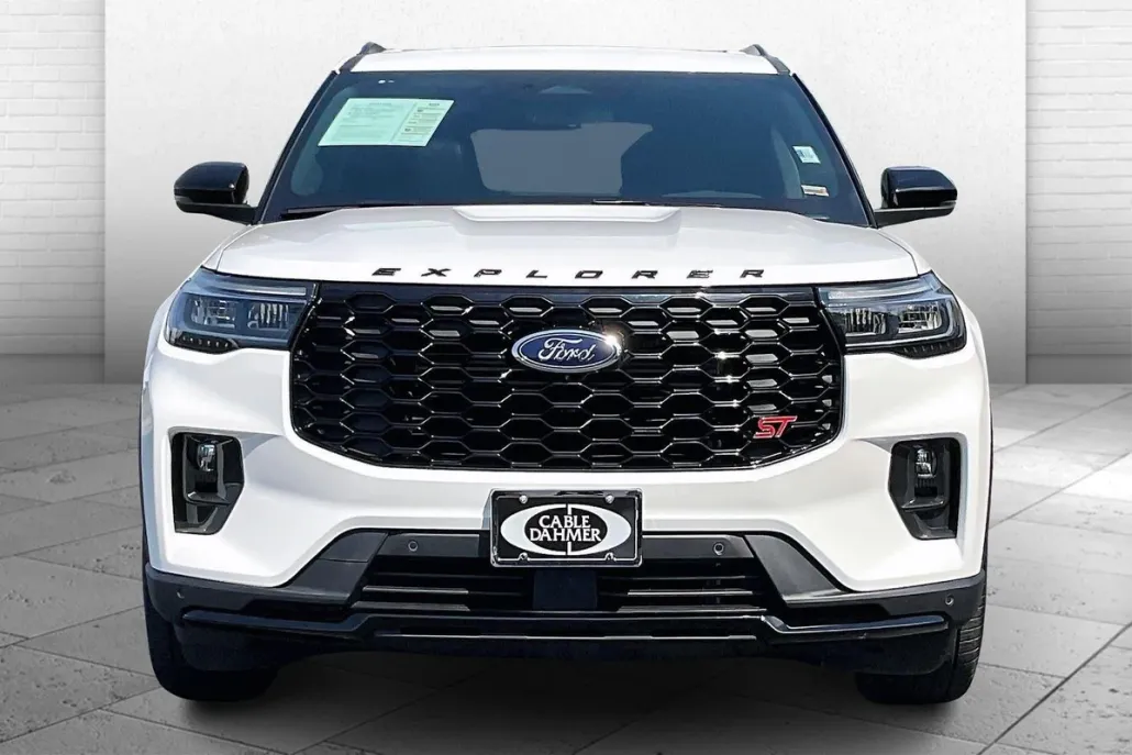 2025 Ford Explorer ST photo 1