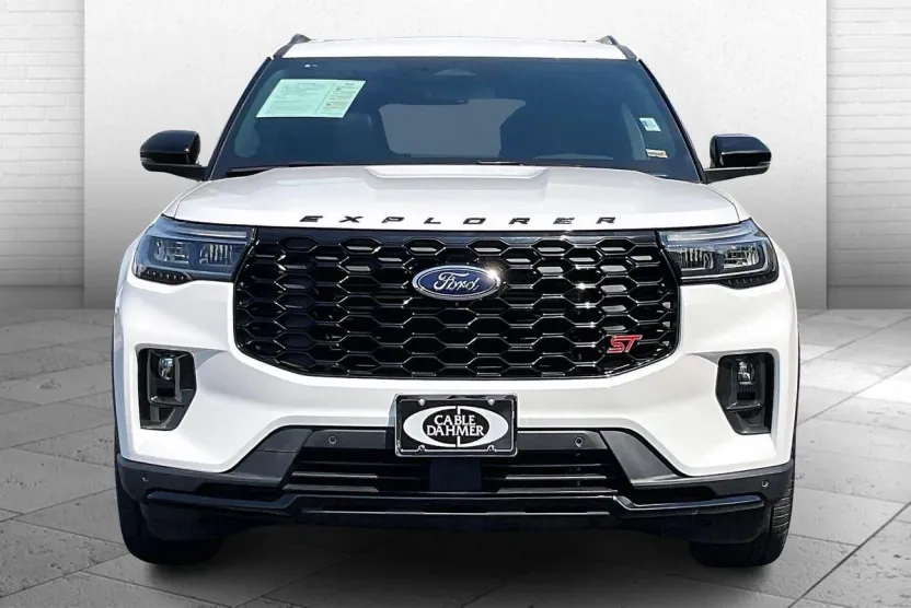 2025 Ford Explorer ST photo 1
