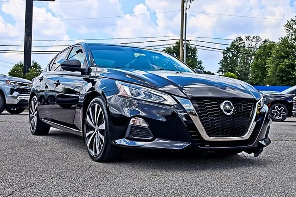 2021 Nissan Altima 2.5 SR photo 1