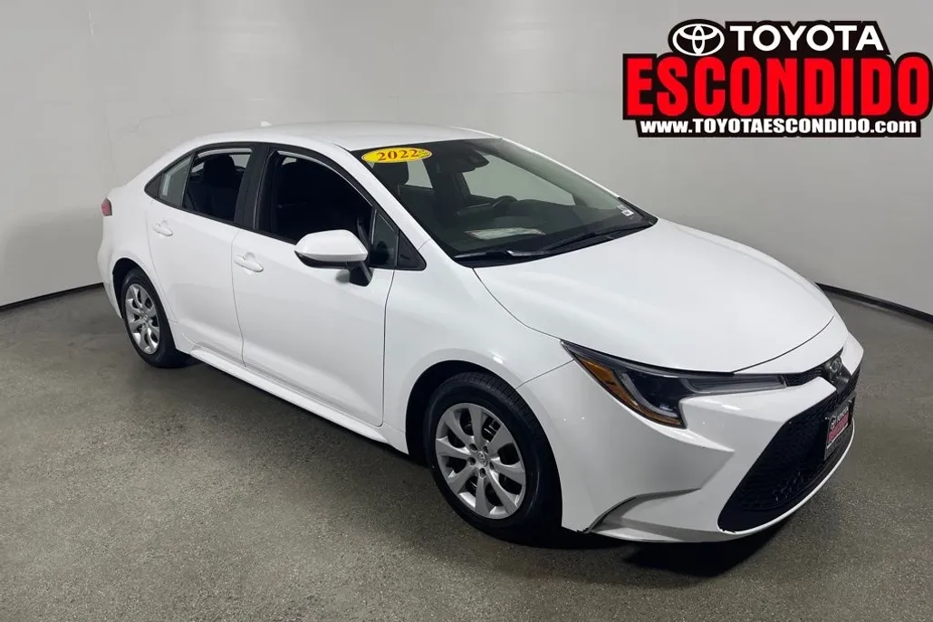 2022 Toyota Corolla LE photo 1