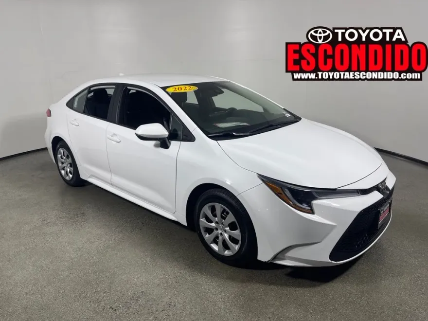 2022 Toyota Corolla LE photo 1