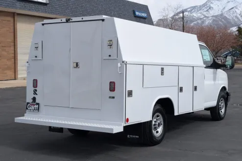 2025 Gmc Savana Cutaway 3500 photo 3