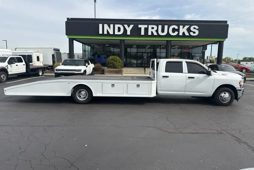 2024 Ram 3500 Tradesman photo 1
