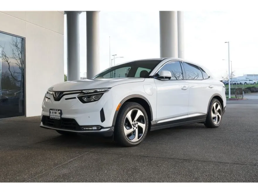 2023 Vinfast VF 8 8 photo 1