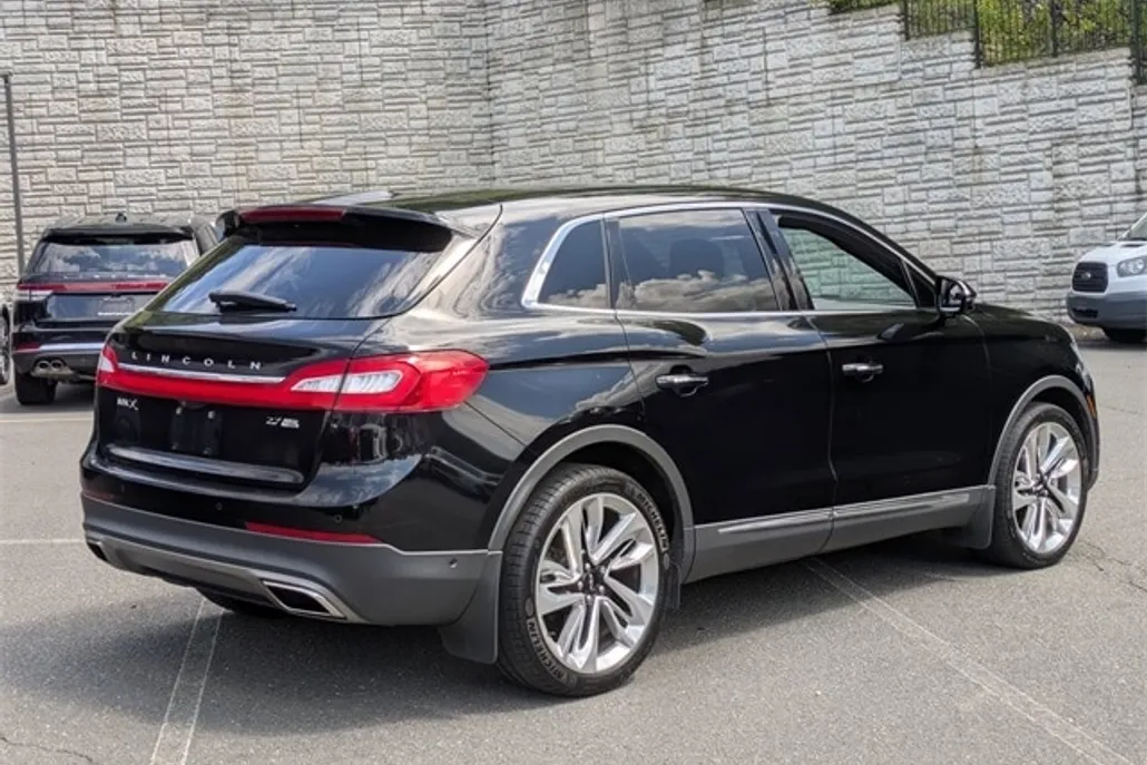 2016 Lincoln MKX Reserve photo 1