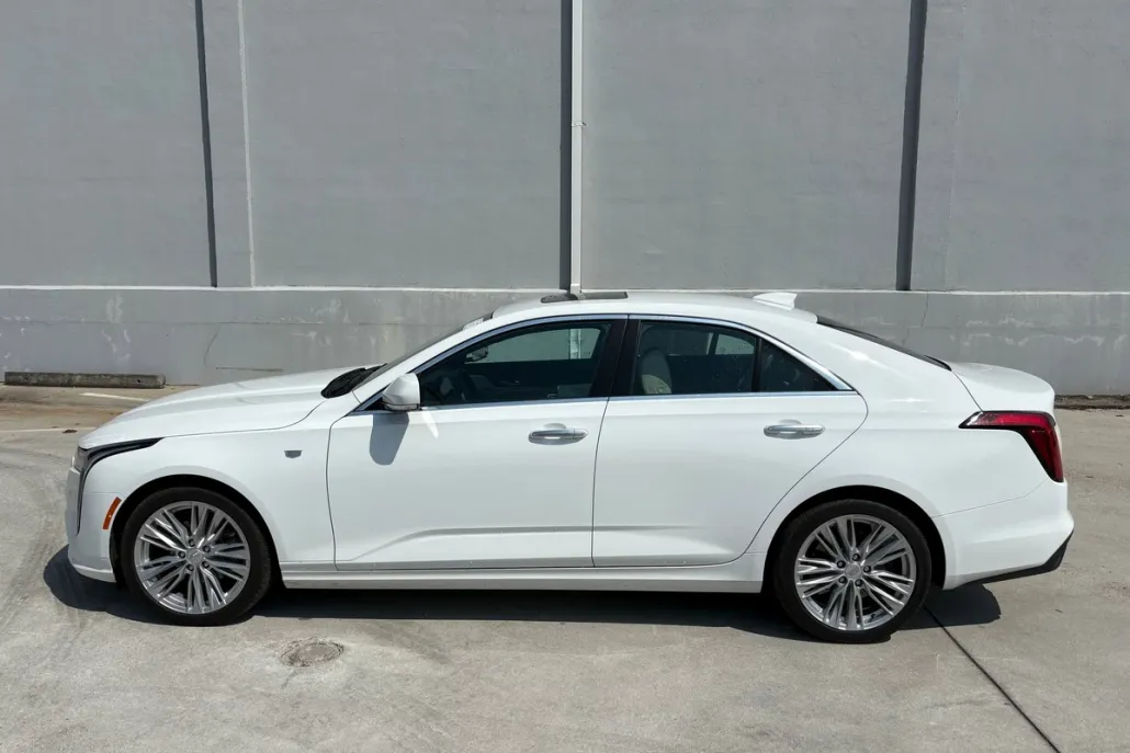 2025 Cadillac CT4 Premium Luxury photo 1