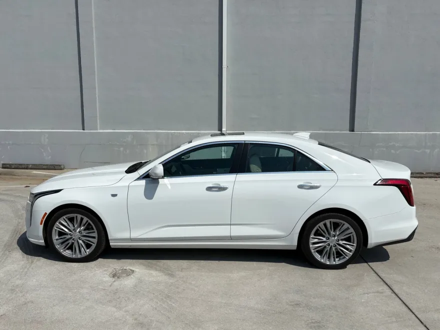 2025 Cadillac CT4 Premium Luxury photo 1