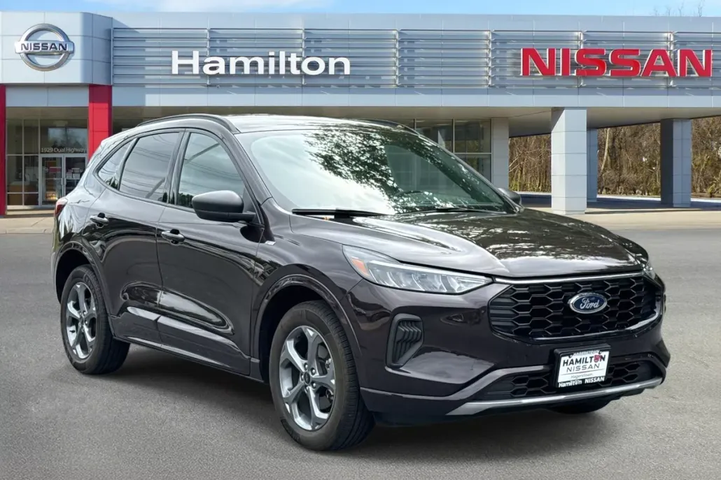 2023 Ford Escape ST-Line photo 1
