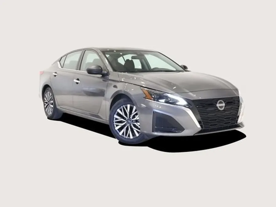 2024 Nissan Altima 2.5 SV photo 1