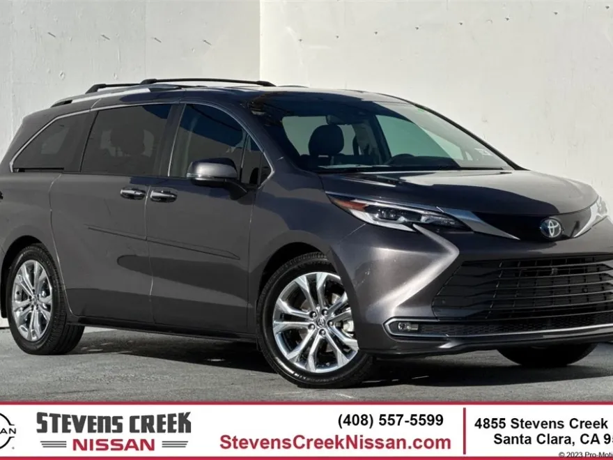 2023 Toyota Sienna Platinum photo 1