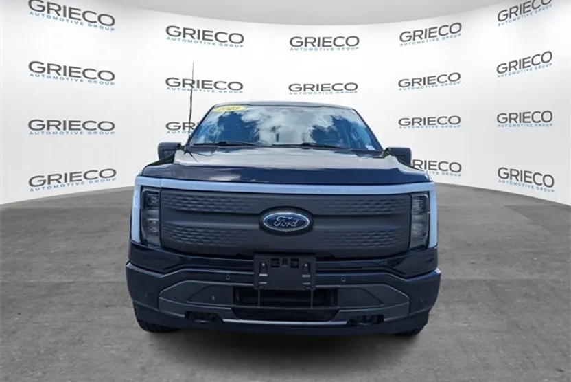 2023 Ford F-150 Lightning XLT photo 1