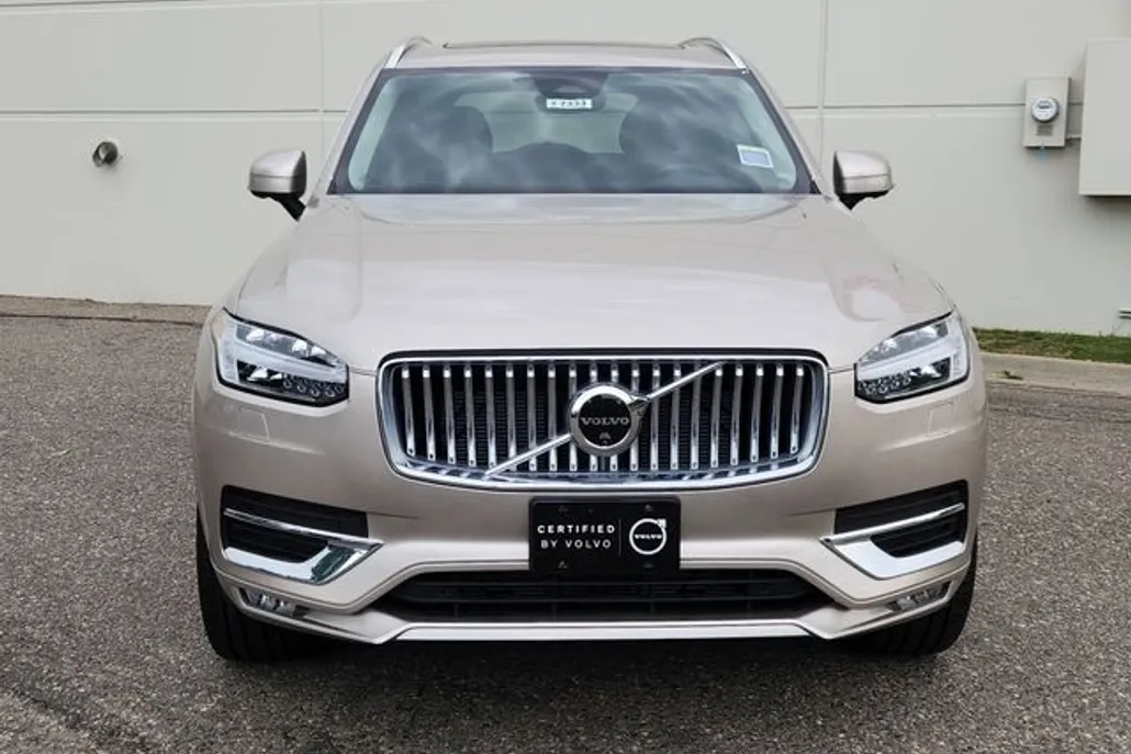 2024 Volvo XC90 Plus photo 1