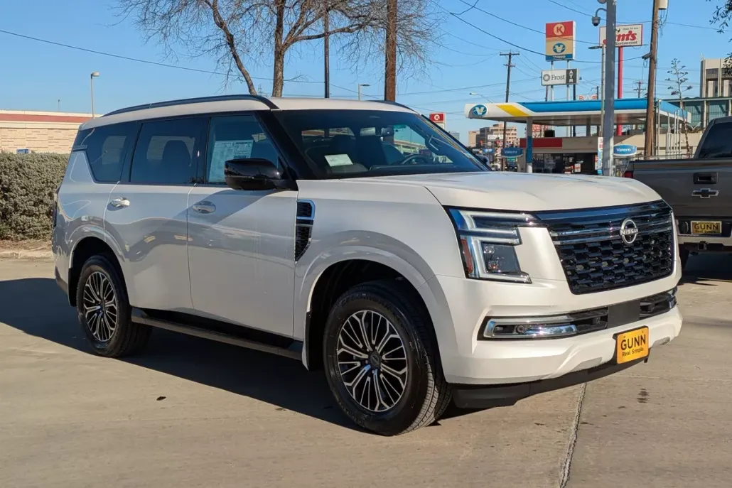 2025 Nissan Armada SL photo 1