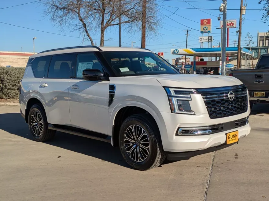 2025 Nissan Armada SL photo 1