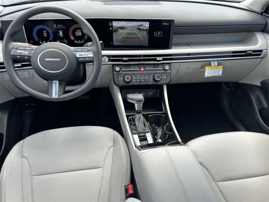 2025 Hyundai Tucson SE photo 1
