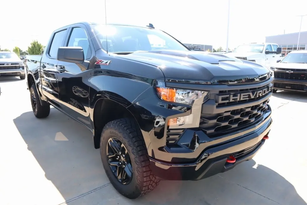 2026 Chevrolet Silverado 1500 Custom Trail Boss photo 1
