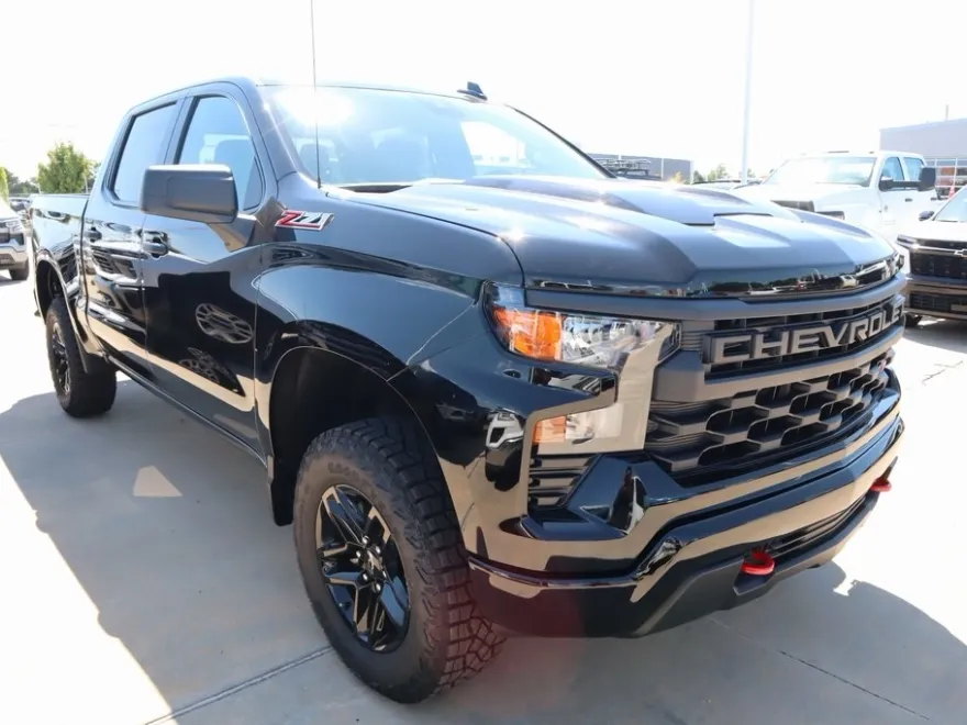 2026 Chevrolet Silverado 1500 Custom Trail Boss photo 1