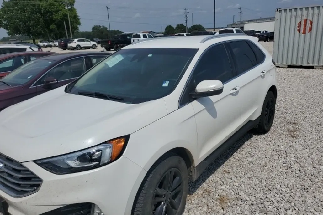 2020 Ford Edge SEL photo 1