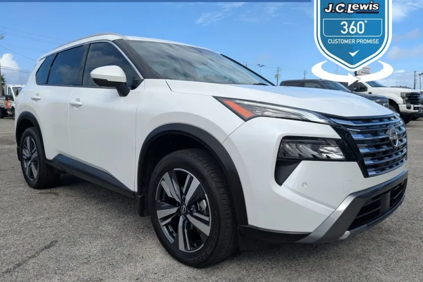 2024 Nissan Rogue SL photo 1