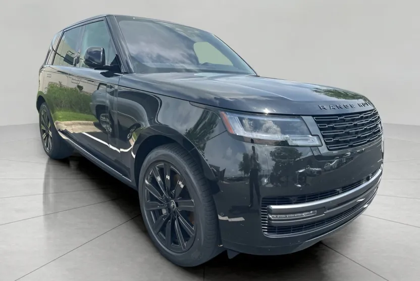 2023 Land Rover Range Rover SE photo 1
