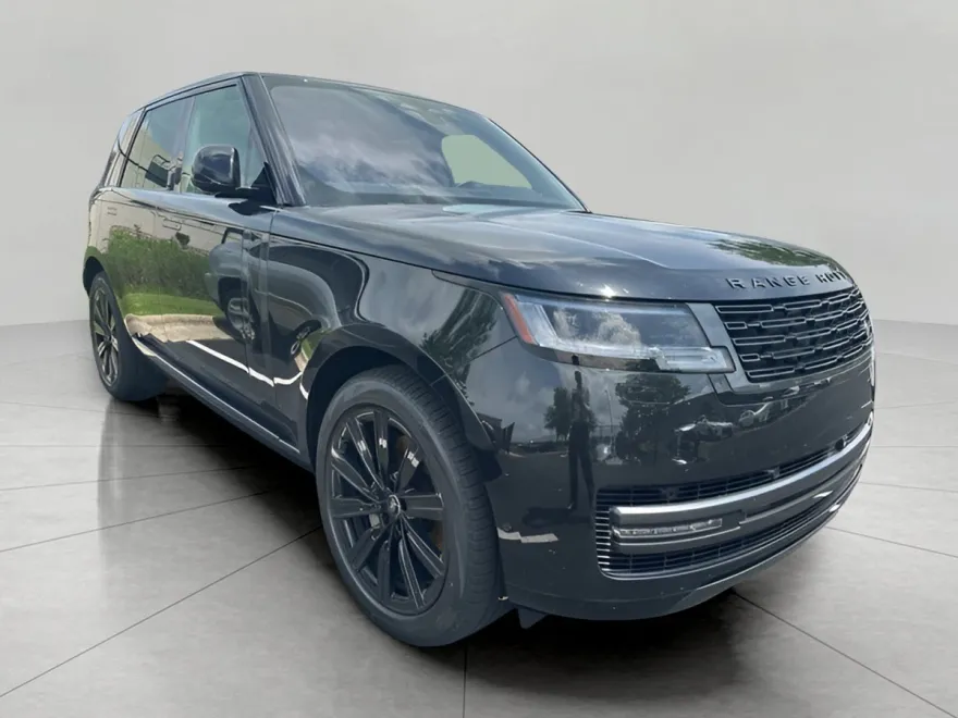 2023 Land Rover Range Rover SE photo 1