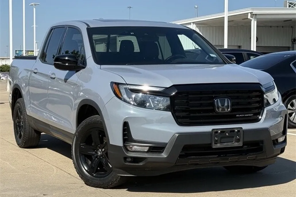 2023 Honda Ridgeline Black Edition photo 1