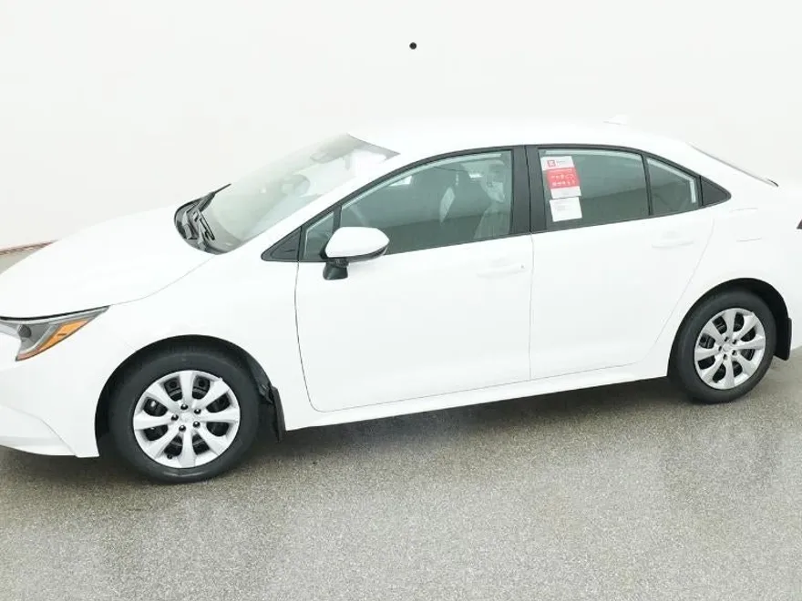 2026 Toyota Corolla LE photo 1