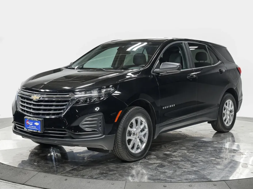 2023 Chevrolet Equinox LS photo 1