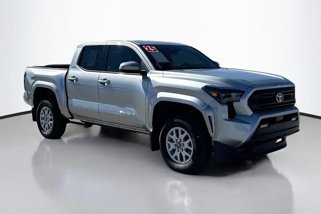 2025 Toyota Tacoma SR5 photo 1