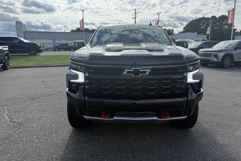 2024 Chevrolet Silverado 1500 ZR2 photo 1