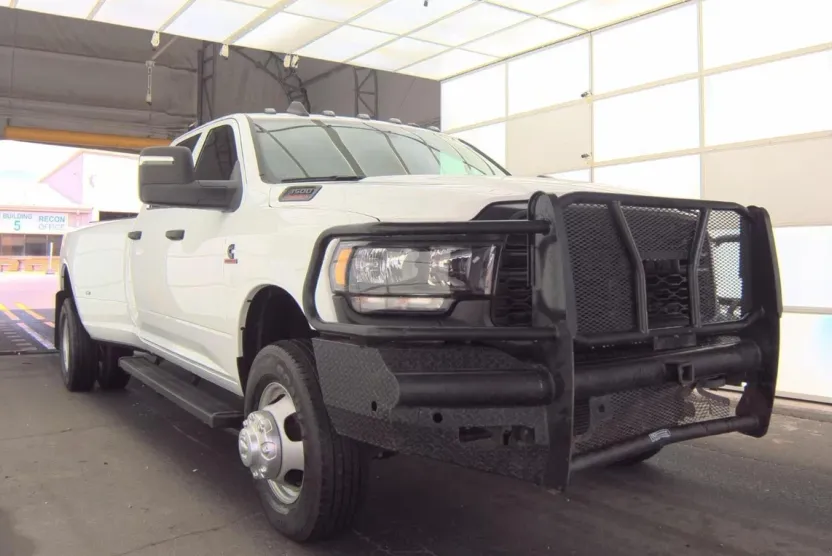 2024 Ram 3500 Tradesman photo 1