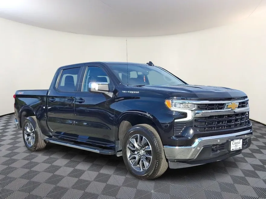 2024 Chevrolet Silverado 1500 LT photo 1
