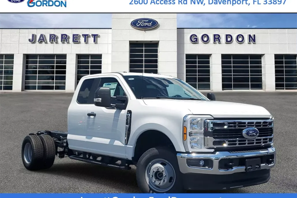 2025 Ford F-350 XL photo 1