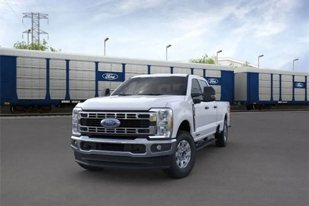 2025 Ford F-250 XLT photo 1