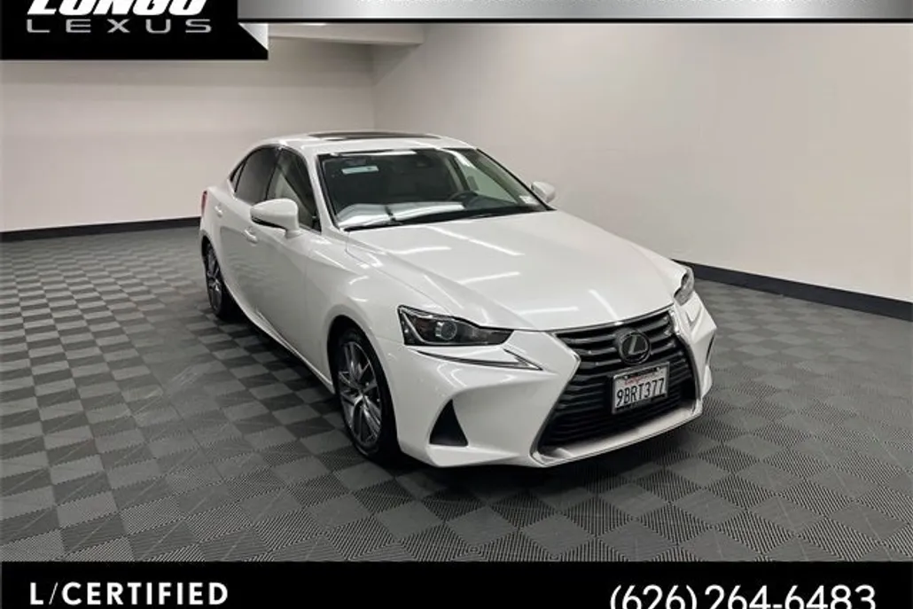 2019 Lexus IS 300 photo 1