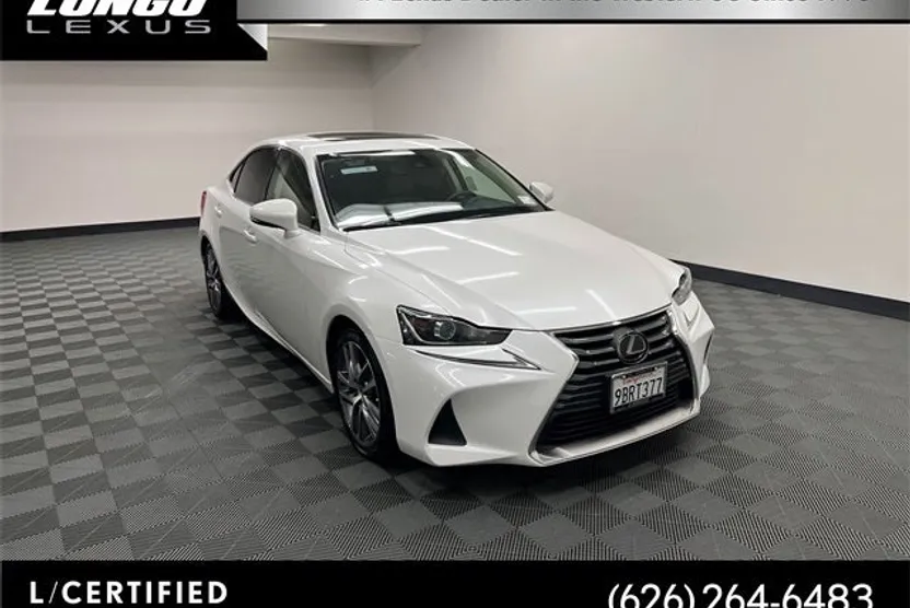 2019 Lexus IS 300 photo 1