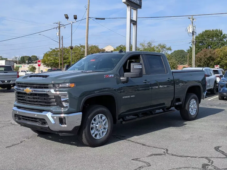 2026 Chevrolet Silverado 2500HD LT photo 1