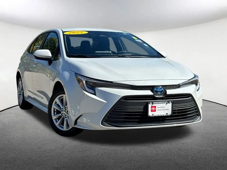 2025 Toyota Corolla Hybrid LE photo 1