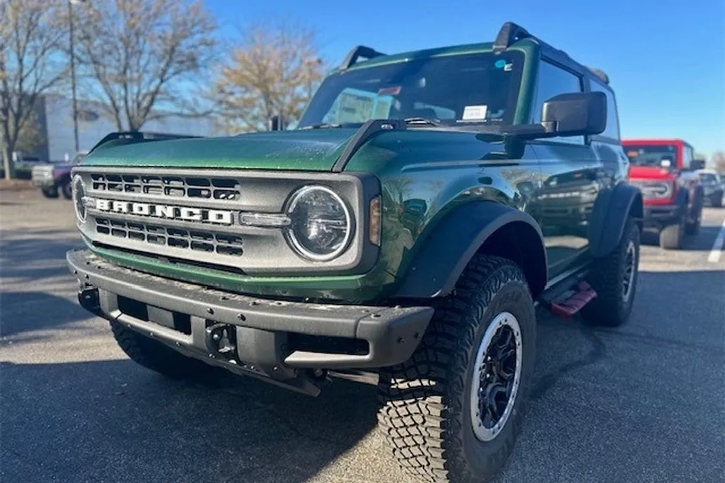 2024 Ford Bronco Black Diamond photo 1