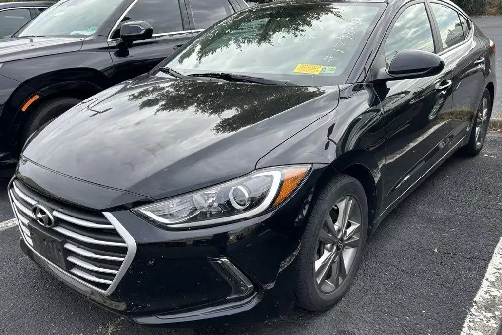 2017 Hyundai Elantra Value Edition photo 1