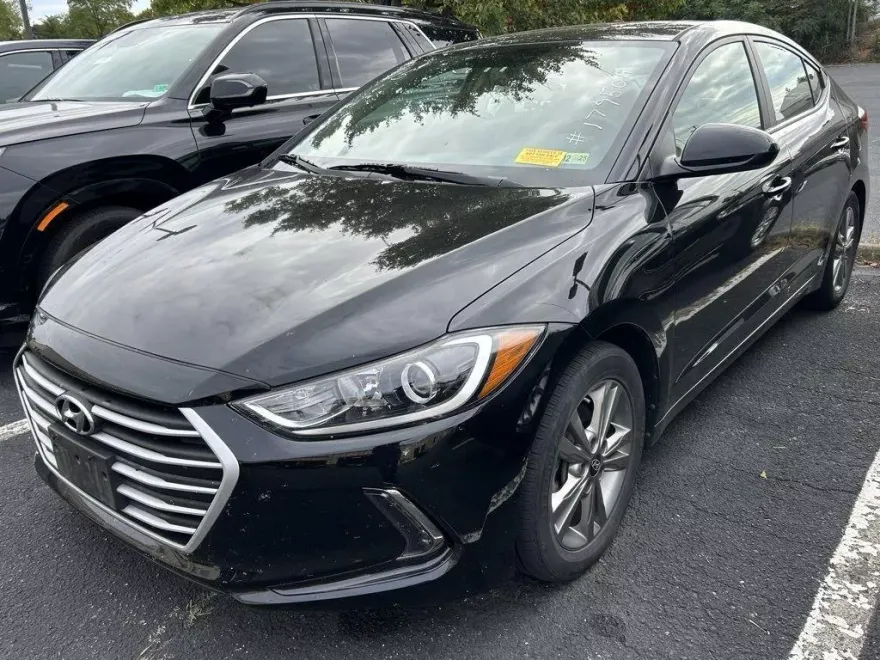 2017 Hyundai Elantra Value Edition photo 1