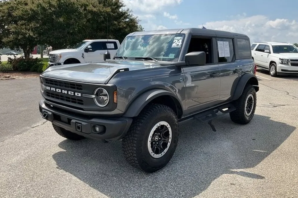 2024 Ford Bronco Black Diamond photo 1