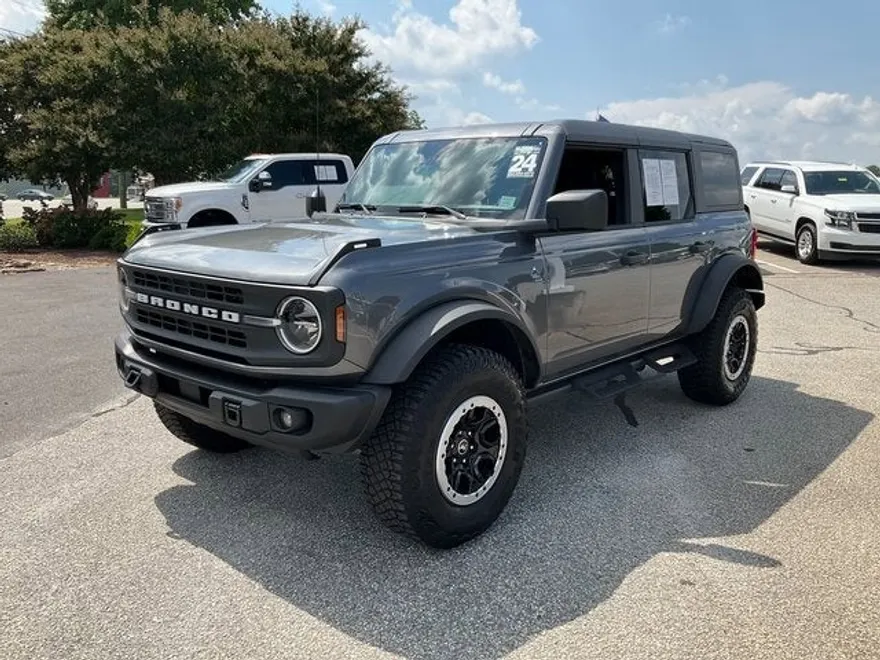 2024 Ford Bronco Black Diamond photo 1