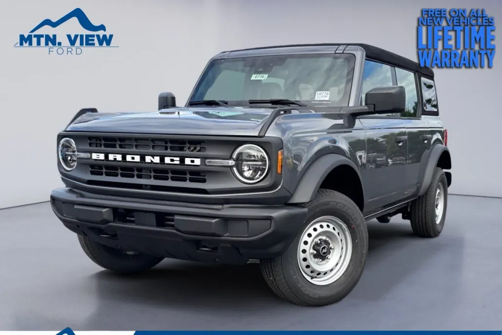 2025 Ford Bronco Base photo 1