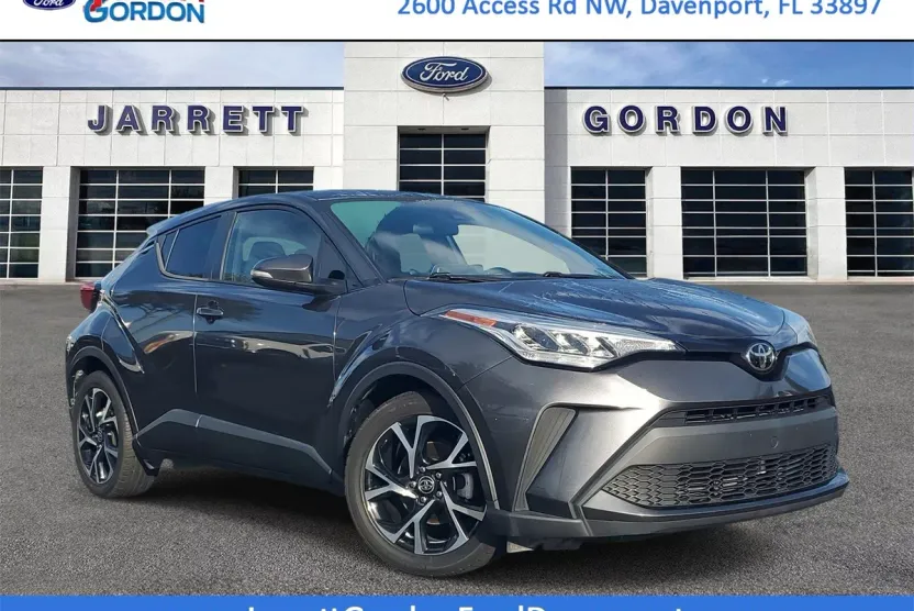 2021 Toyota C-HR XLE photo 1