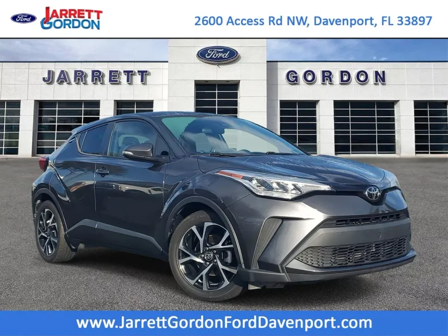 2021 Toyota C-HR XLE photo 1