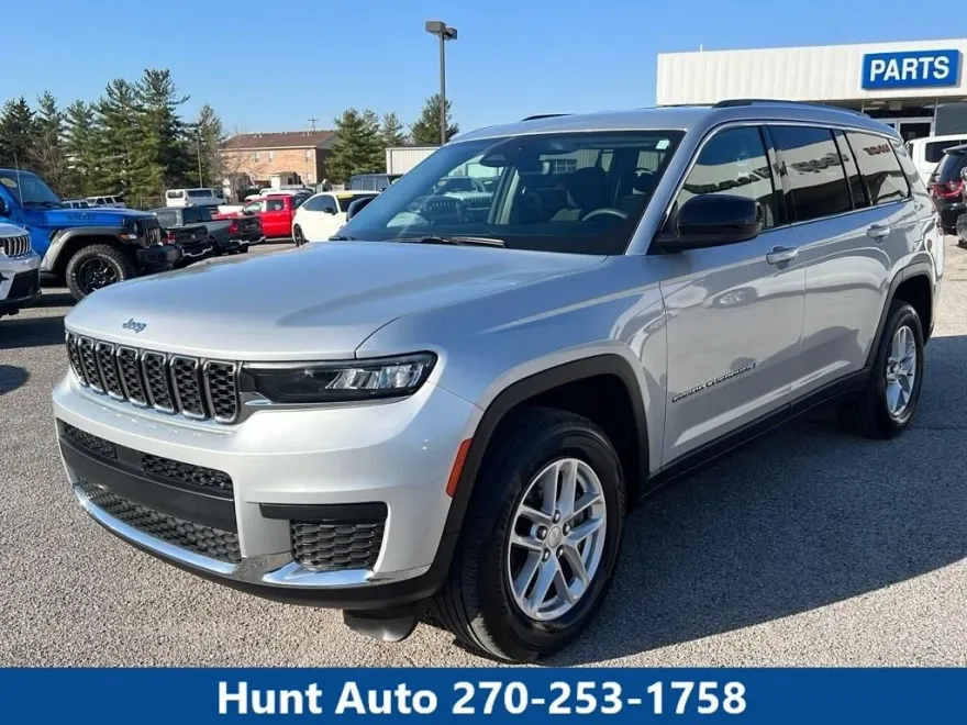 2023 Jeep Grand Cherokee Laredo photo 1