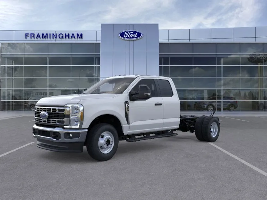 2025 Ford F-350 photo 1